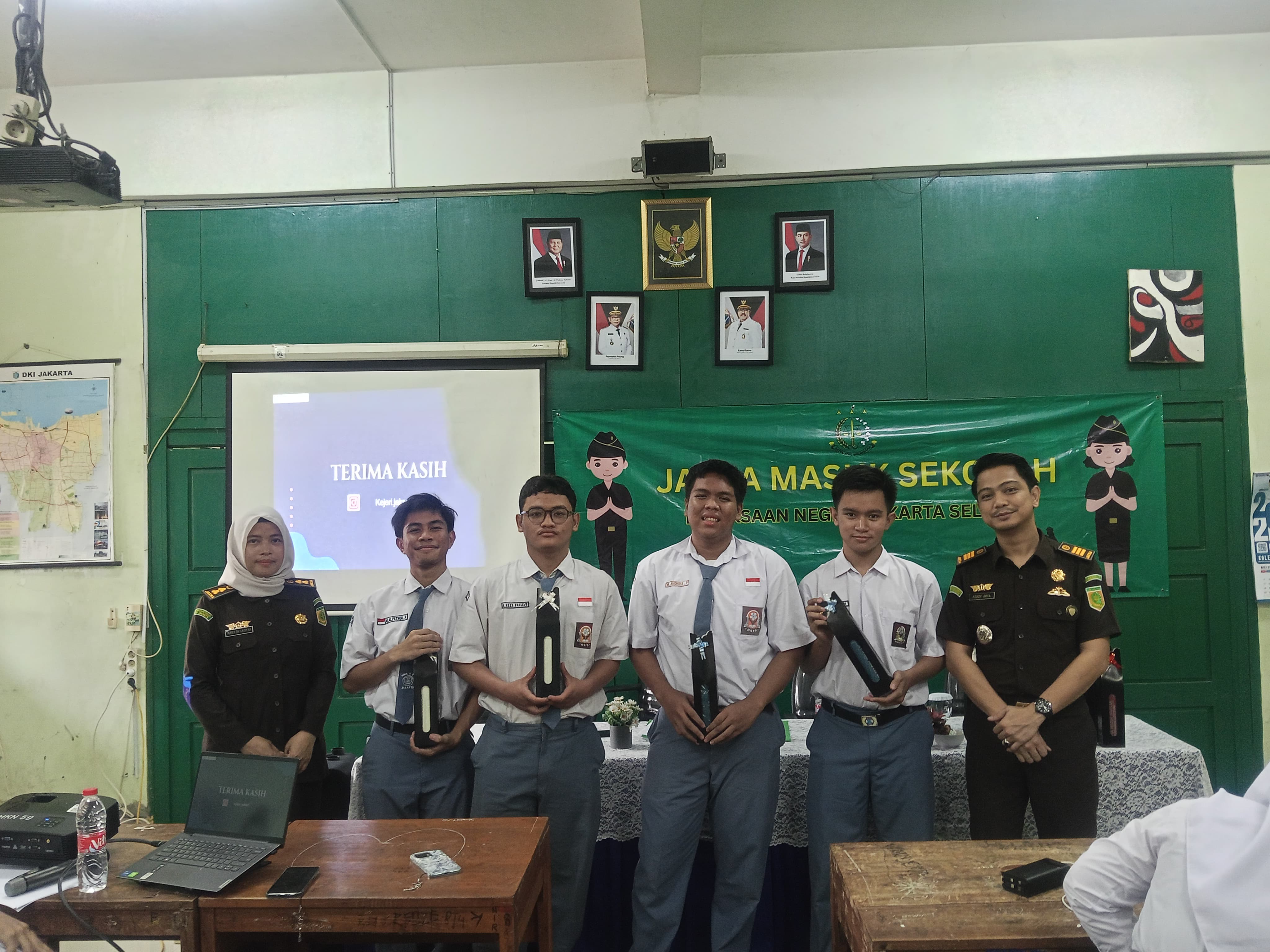 Gedung Sekolah SMA NEGERI 10 GRESIK
